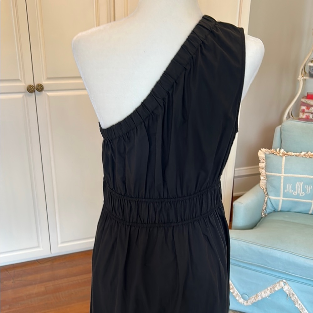 Elegant Black One-Shoulder Dress - Picture 5 of 8